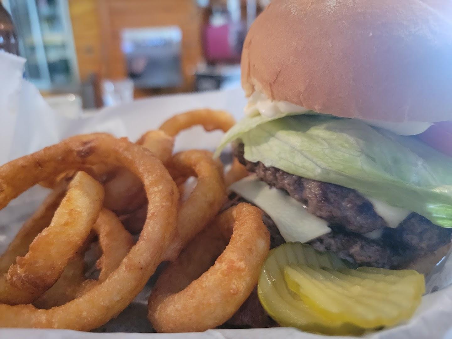 Wolves Den Bar & Grill